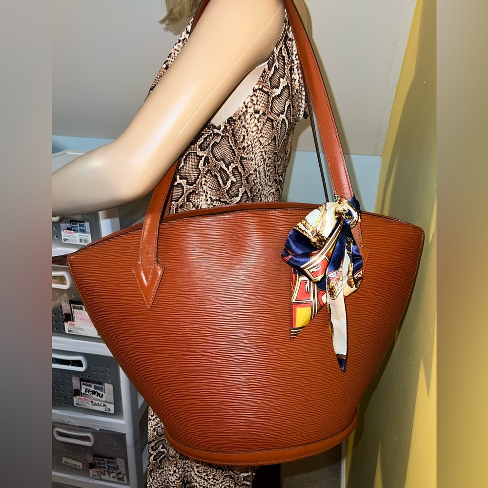 322 Authentic Louis Vuitton Saint Jacques Purse